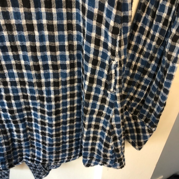 Black & Blue Plaid Button Up Blouse Size Medium - Picture 3 of 6